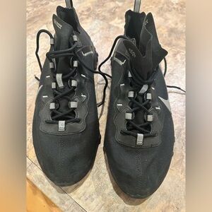 Nike React Men's Black  Lace-Up Sneakers